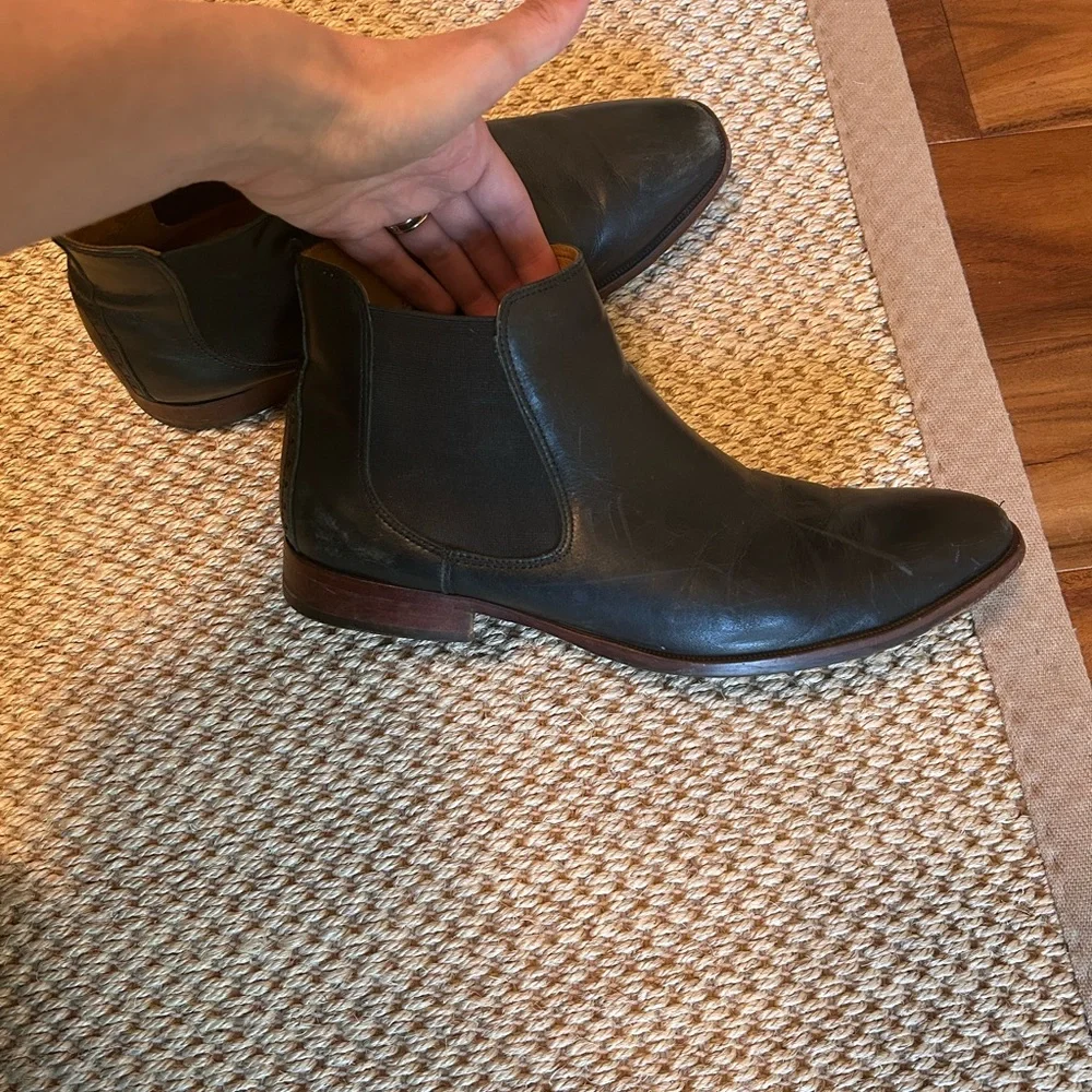 Johnston & Murphy Black Leather Chukka Boots